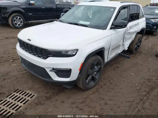 1C4RJHBG9PC560413 2023 JEEP GRAND CHEROKEE - Image 2
