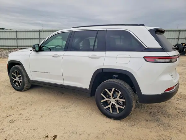 1C4RJHBG9S8735979 2025 JEEP GRAND CHEROKEE - Image 2
