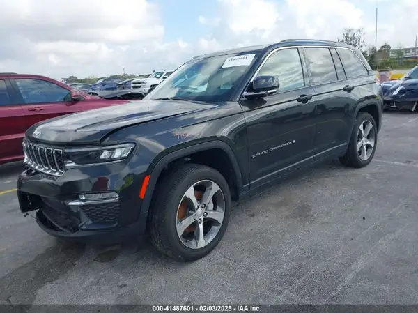 1C4RJHBGXP8766245 2023 JEEP GRAND CHEROKEE - Image 2