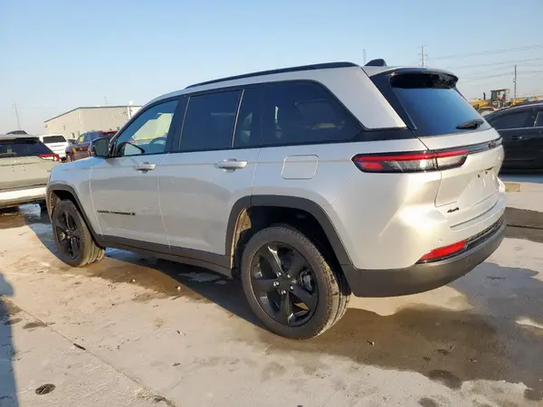 1C4RJHBGXP8844149 2023 JEEP GRAND CHEROKEE - Image 2