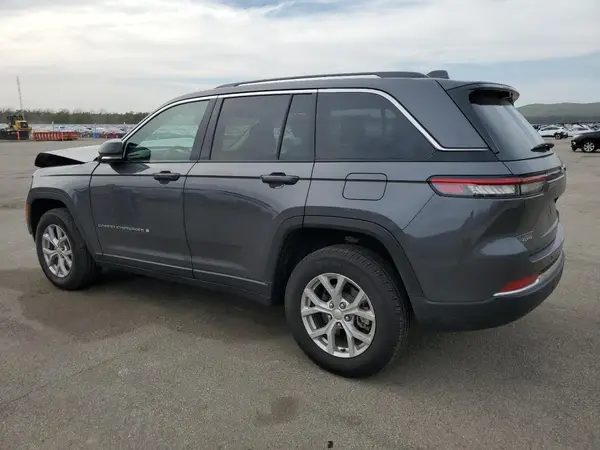 1C4RJHBGXP8896784 2023 JEEP GRAND CHEROKEE - Image 2