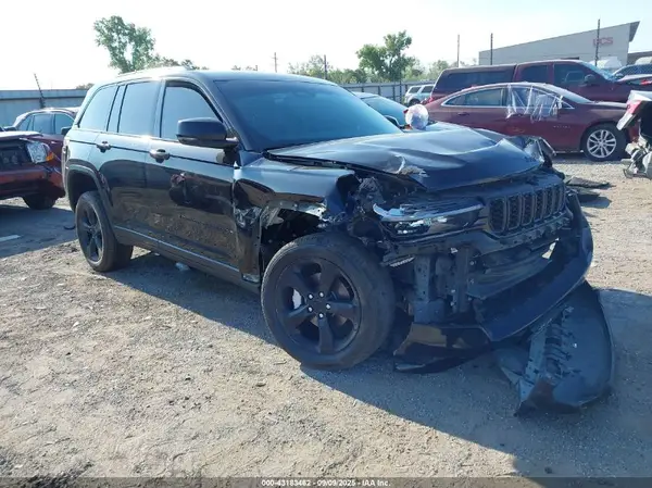 1C4RJHBGXPC504657 2023 JEEP GRAND CHEROKEE - Image 1