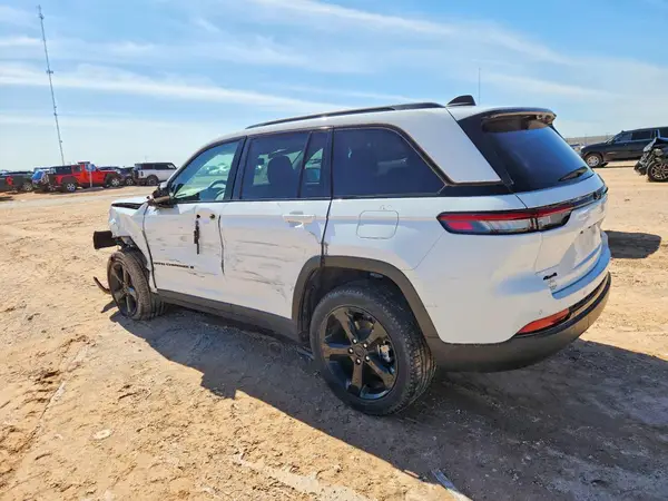 1C4RJHBGXPC524570 2023 JEEP GRAND CHEROKEE - Image 2