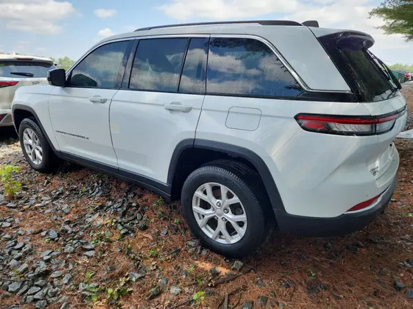 1C4RJHBGXPC566009 2023 JEEP GRAND CHEROKEE - Image 2