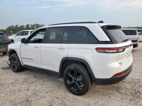 1C4RJHBGXRC704585 2024 JEEP GRAND CHEROKEE - Image 2