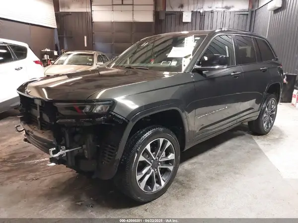 1C4RJHDG0P8701157 2023 JEEP GRAND CHEROKEE - Image 2
