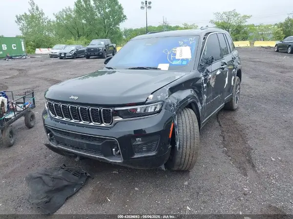 1C4RJHDG2PC516797 2023 JEEP GRAND CHEROKEE - Image 2