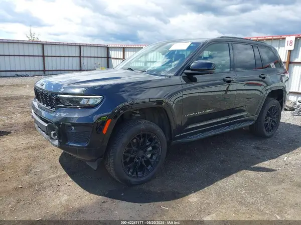 1C4RJHDG2PC526889 2023 JEEP GRAND CHEROKEE - Image 2