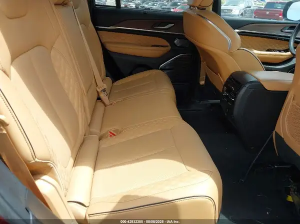 1C4RJHEG0R8936059 2024 JEEP GRAND CHEROKEE - Image 8