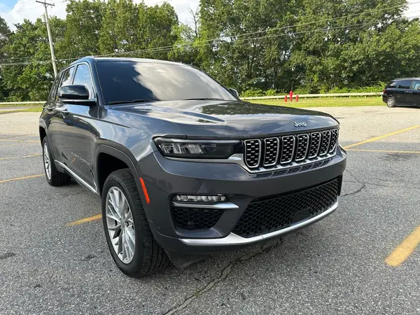 1C4RJHEG2P8882566 2023 JEEP GRAND CHEROKEE - Image 2