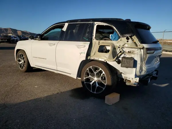 1C4RJHEG4R8555766 2024 JEEP GRAND CHEROKEE - Image 2