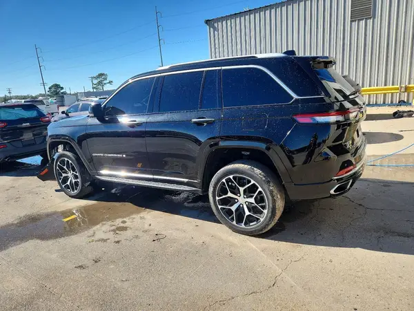1C4RJHEG8PC611556 2023 JEEP GRAND CHEROKEE - Image 2