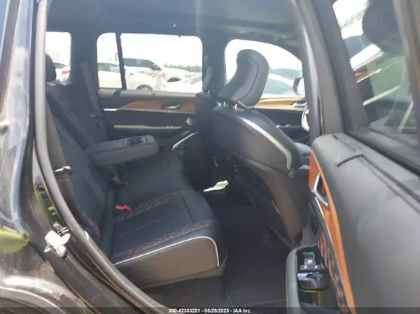 1C4RJHEG8S8659554 2025 JEEP GRAND CHEROKEE - Image 8