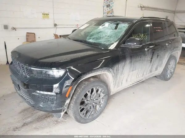 1C4RJHEG8S8768936 2025 JEEP GRAND CHEROKEE - Image 2