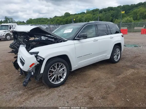 1C4RJHEG9P8819559 2023 JEEP GRAND CHEROKEE - Image 2