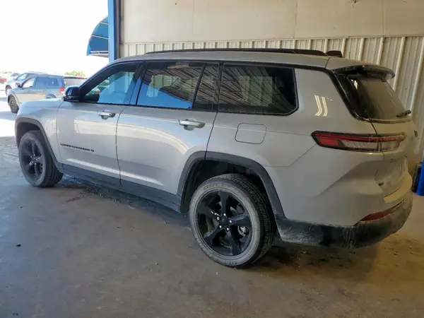 1C4RJJAG3P8798608 2023 JEEP GRAND CHEROKEE - Image 2