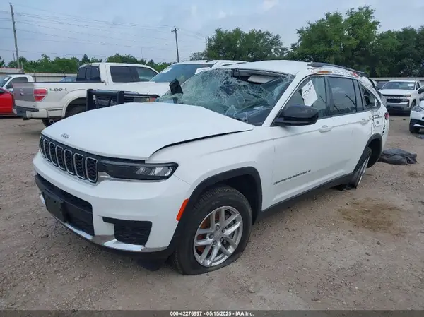 1C4RJJAG3P8835480 2023 JEEP GRAND CHEROKEE - Image 2