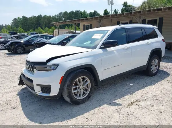 1C4RJJAG3P8856636 2023 JEEP GRAND CHEROKEE - Image 2