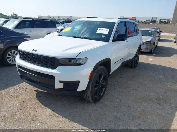 1C4RJJAG5R8504757 2024 JEEP GRAND CHEROKEE - Image 2