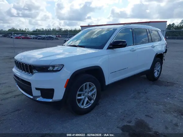1C4RJJAG8P8790570 2023 JEEP GRAND CHEROKEE - Image 2