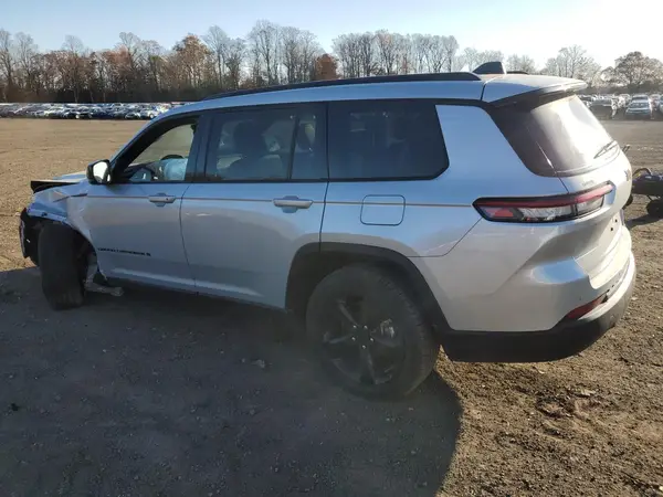 1C4RJJAGXP8883333 2023 JEEP GRAND CHEROKEE - Image 2