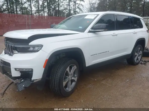 1C4RJJBG0R8531640 2024 JEEP GRAND CHEROKEE - Image 2