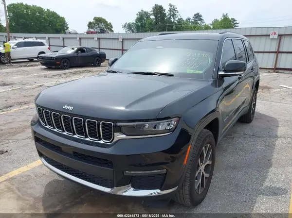 1C4RJJBG6P8811740 2023 JEEP GRAND CHEROKEE - Image 2