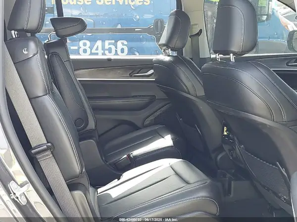 1C4RJJBG6R8922632 2024 JEEP GRAND CHEROKEE - Image 8