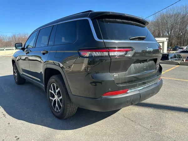 1C4RJJBGXP8768701 2023 JEEP GRAND CHEROKEE - Image 2