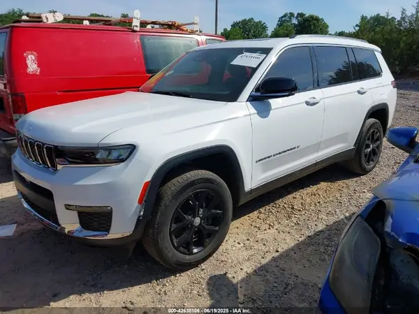 1C4RJJBGXP8776359 2023 JEEP GRAND CHEROKEE - Image 2