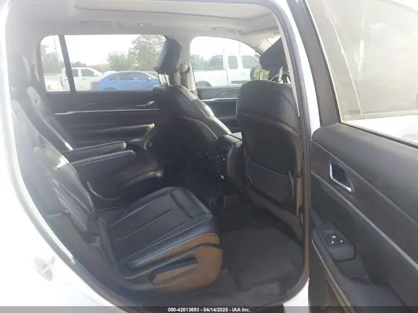 1C4RJJBGXP8843705 2023 JEEP GRAND CHEROKEE - Image 8
