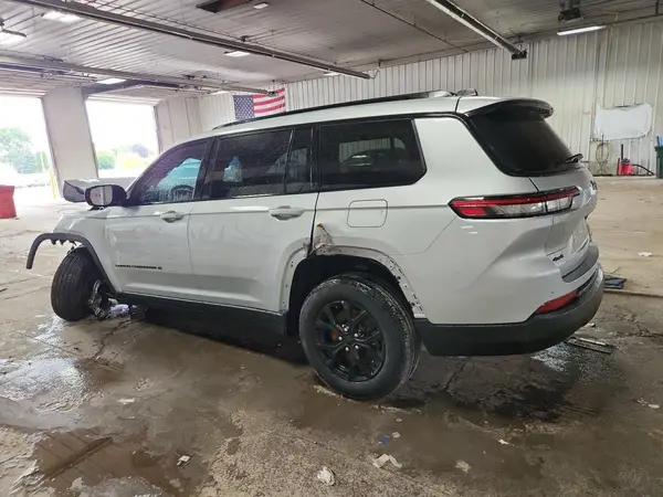 1C4RJKAG0R8557758 2024 JEEP GRAND CHEROKEE - Image 2