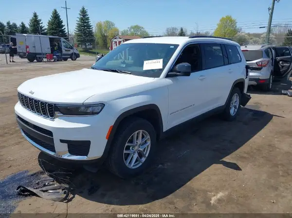 1C4RJKAG2R8536751 2024 JEEP GRAND CHEROKEE - Image 2