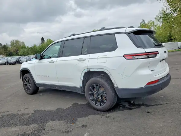 1C4RJKAG2R8564369 2024 JEEP GRAND CHEROKEE - Image 2