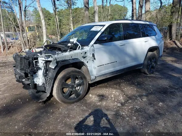 1C4RJKAG2R8933862 2024 JEEP GRAND CHEROKEE - Image 2