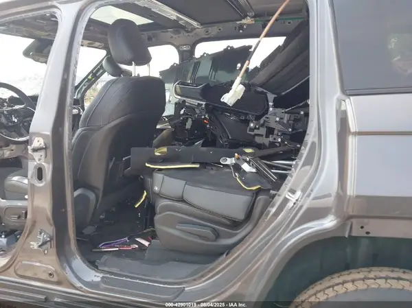 1C4RJKAG3S8683070 2025 JEEP GRAND CHEROKEE - Image 8