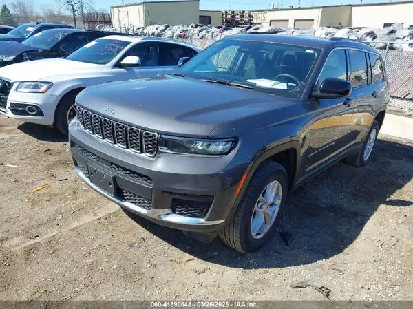1C4RJKAG4P8886122 2023 JEEP GRAND CHEROKEE - Image 2