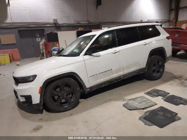 1C4RJKAG7P8701187 2023 JEEP GRAND CHEROKEE - Image 2