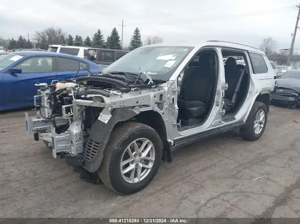 1C4RJKAG7P8812824 2023 JEEP GRAND CHEROKEE - Image 2