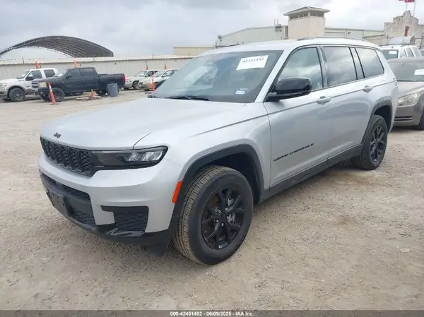 1C4RJKAG8R8549066 2024 JEEP GRAND CHEROKEE - Image 2