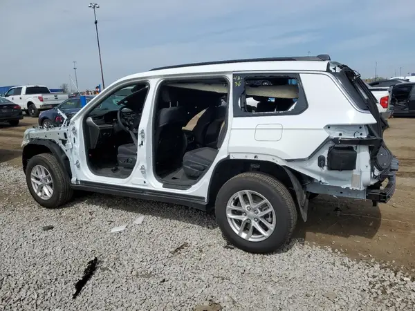 1C4RJKAG8R8589034 2024 JEEP GRAND CHEROKEE - Image 2
