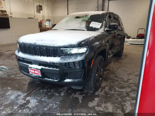 1C4RJKAG8S8639615 2025 JEEP GRAND CHEROKEE - Image 2