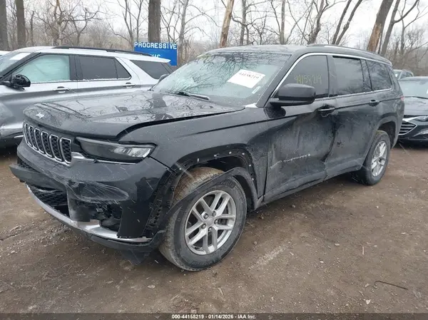 1C4RJKAGXP8767572 2023 JEEP GRAND CHEROKEE - Image 2