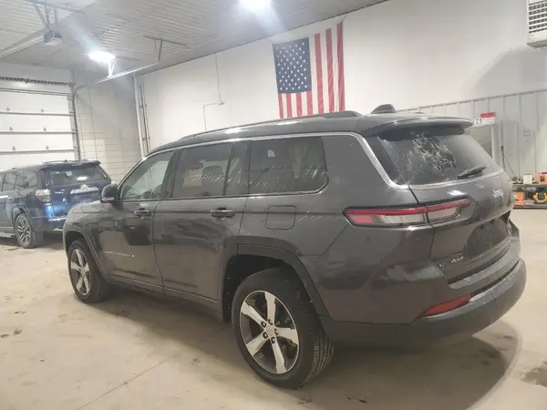 1C4RJKBG1N8527208 2022 JEEP GRAND CHEROKEE - Image 2