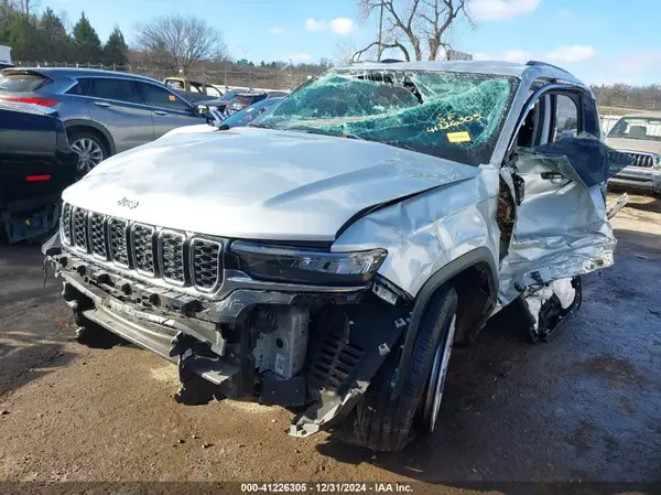 1C4RJKBG1N8580636 2022 JEEP GRAND CHEROKEE - Image 2
