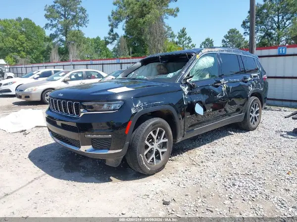 1C4RJKBG1P8811229 2023 JEEP GRAND CHEROKEE - Image 2