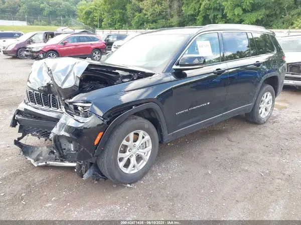 1C4RJKBG1P8842321 2023 JEEP GRAND CHEROKEE - Image 2