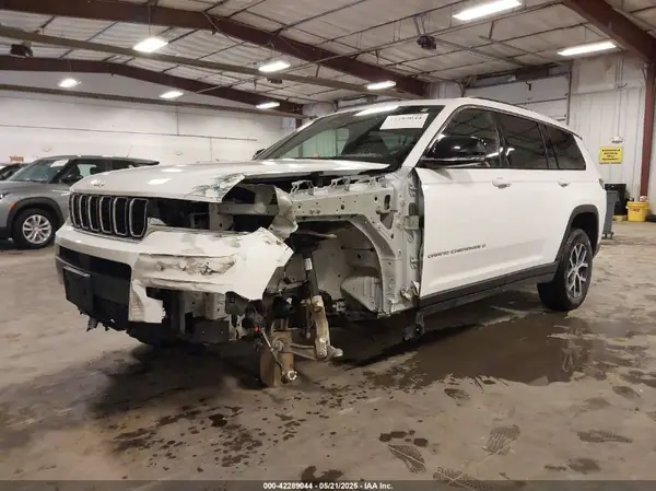 1C4RJKBG1R8563129 2024 JEEP GRAND CHEROKEE - Image 2