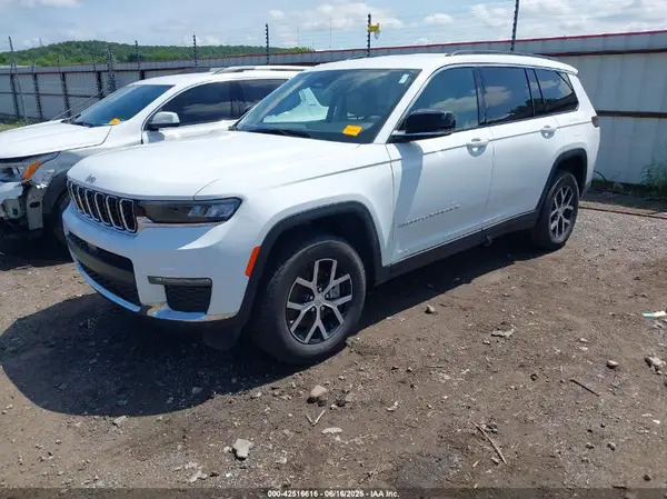 1C4RJKBG1R8618131 2024 JEEP GRAND CHEROKEE - Image 2