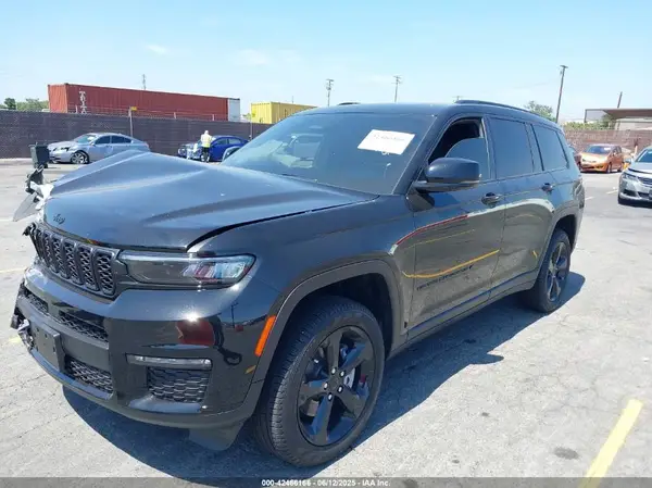 1C4RJKBG1S8646906 2025 JEEP GRAND CHEROKEE - Image 2